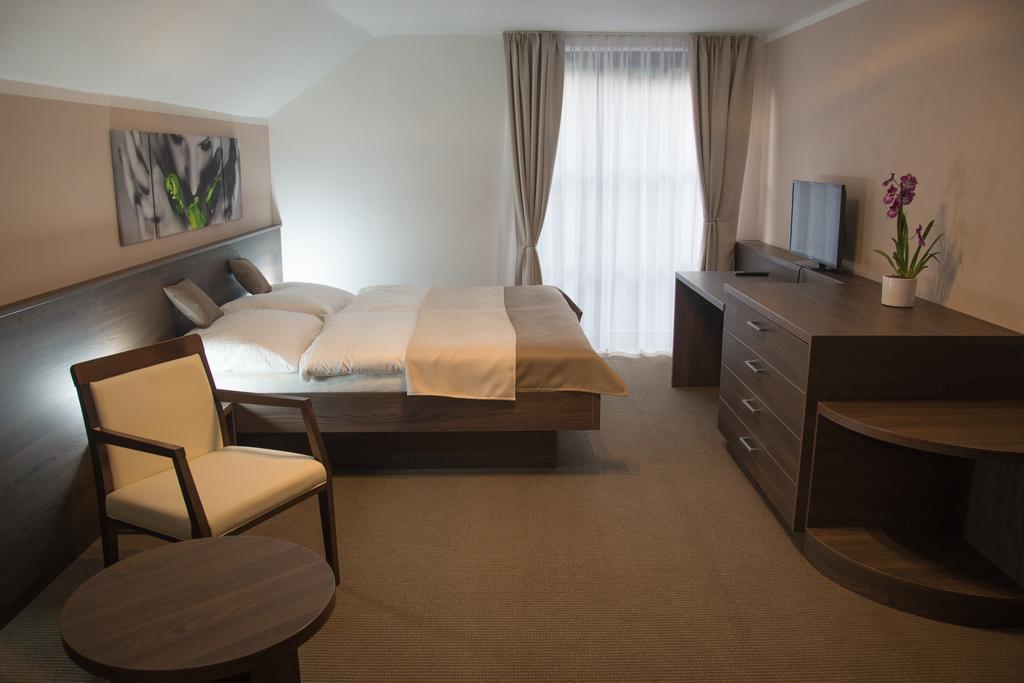 Restaurace a Penzion U Klásků Olomouc Habitación foto